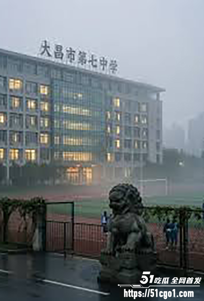 大昌七中照进现实 广州技校学生拍下惊悚女鬼画面 次日暴毙成脱水干尸 太诡异了！