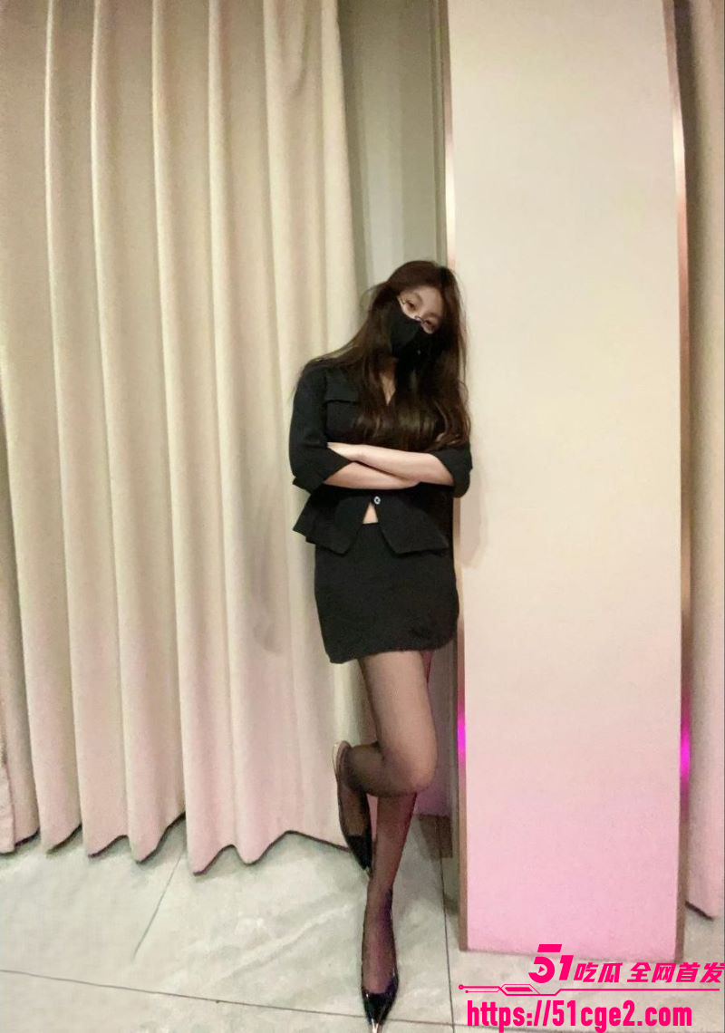 海角乱伦大神粉逼骚老婆 4