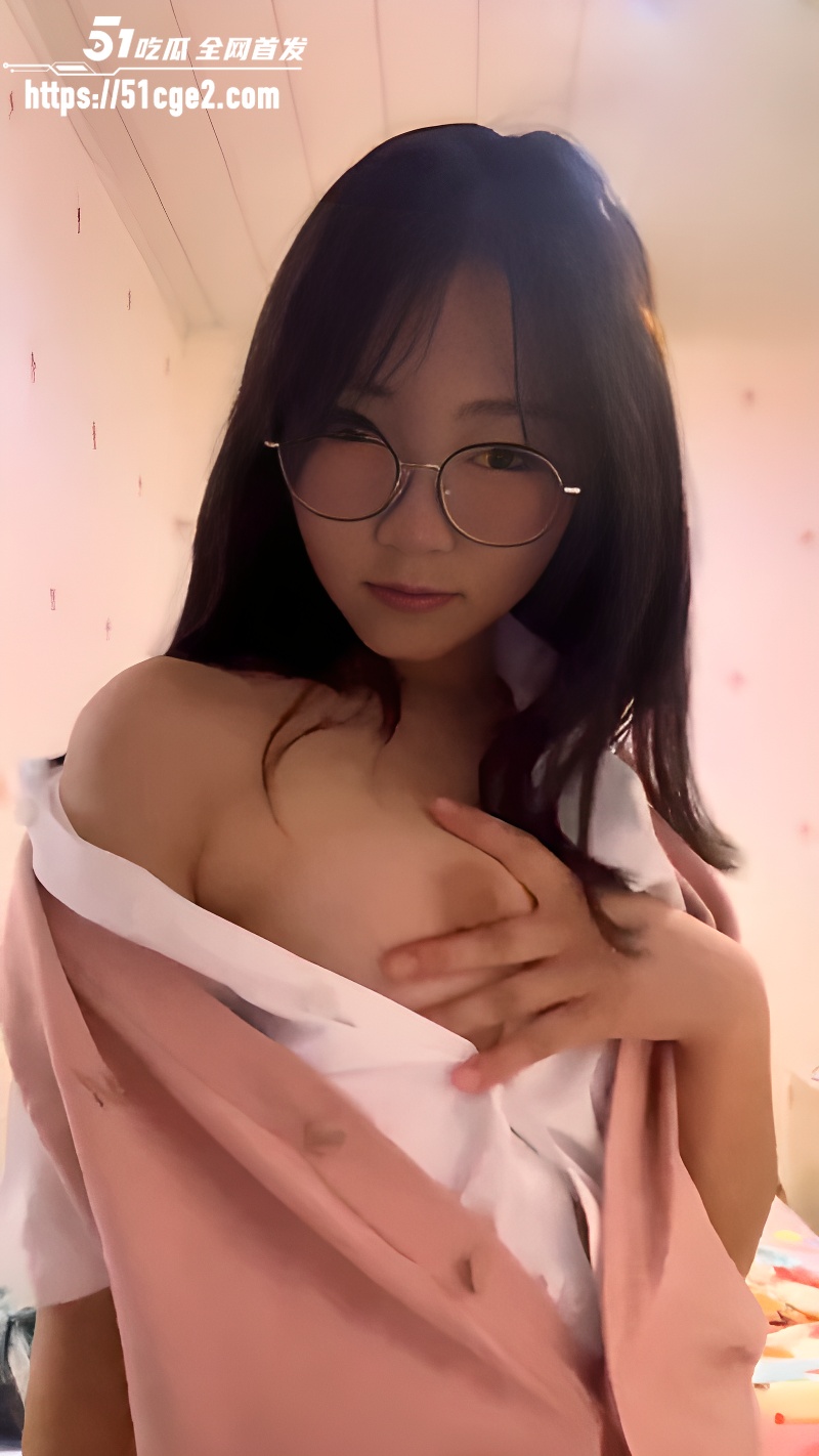四川绵阳合法19岁萝莉王雨辰揉奶自慰视频流出5