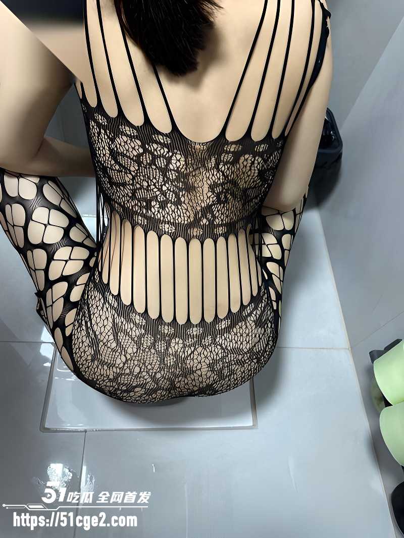 姐姐的奶味阳台做爱翻车03