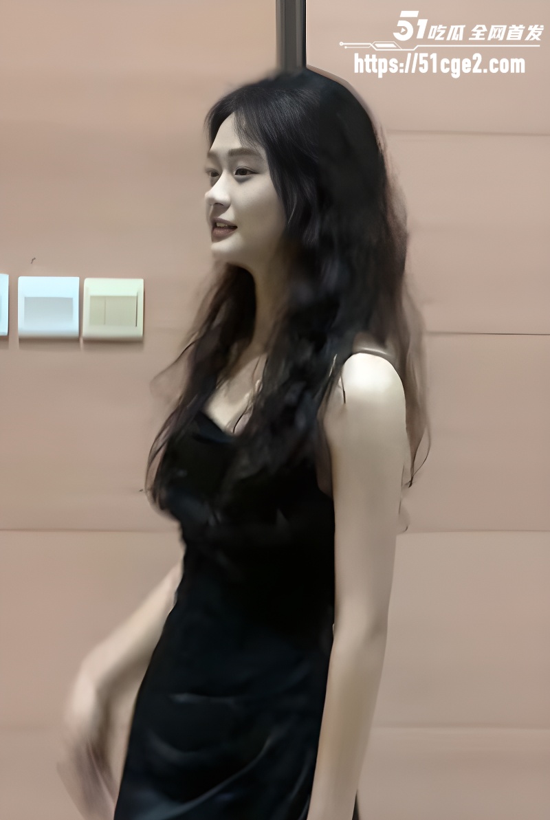 湖南女大 刘子雯 与男友的缠绵 完美酮体身材超赞 睡眼朦胧中被巨根干泻火！