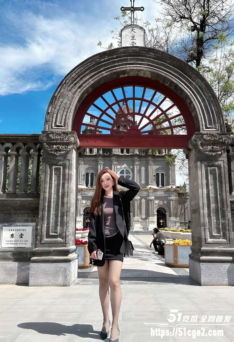 湖北性瘾少妇 婚后生活曝光 炮机狂插湿鲍 骑乘吸附龙根 属实是母狗界的天花板！