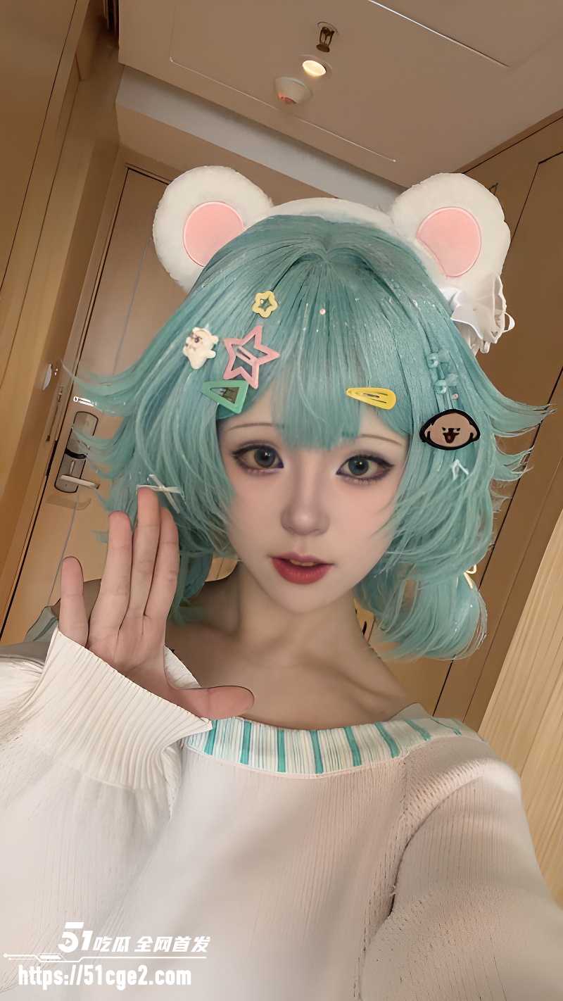 郑州高三女cos性爱自拍 3