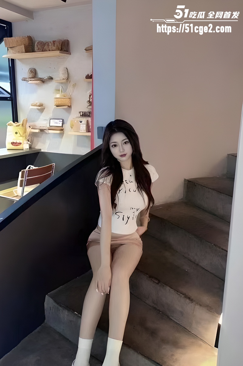 江苏高颜值少妇 夏美林 约炮视频曝光 身穿黑丝口交肉棒 女上位抽插内射喷水