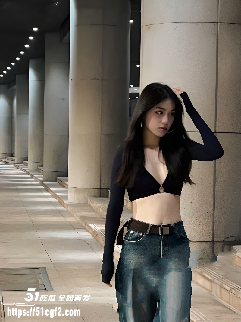 广州美术学院女大 不雅视频外泄 在酒店与单男肌肤交欢 被多姿势狂操彻底征服！