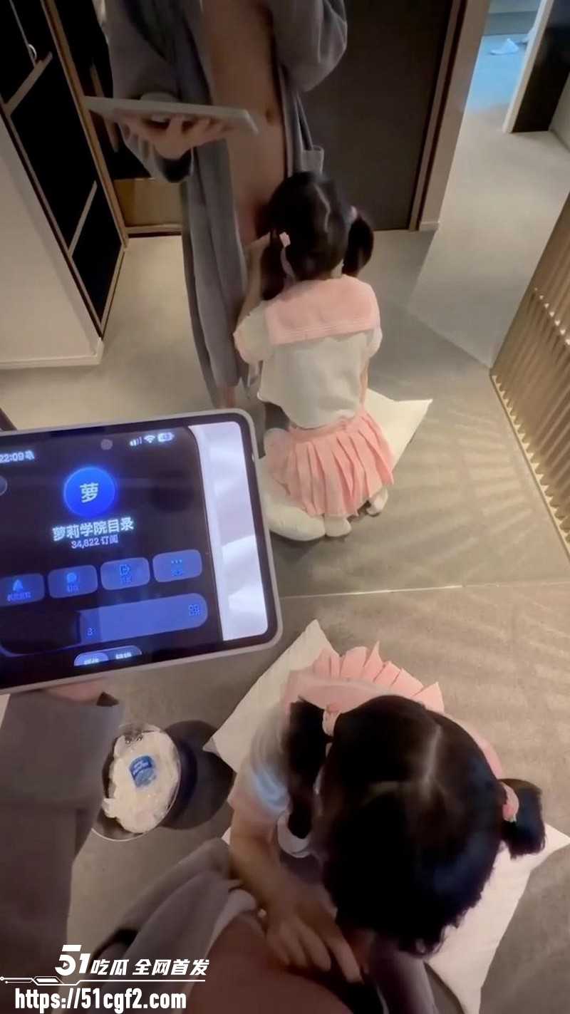 专约极品少女 小远ovo 第十二期 镜子前跪坐口交 化马尾为缰绳后入式深顶猛操