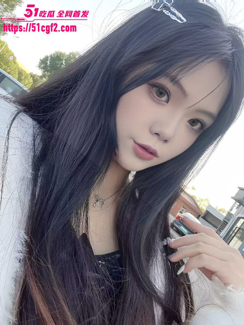 邻家妹妹 潘梦菲 勾搭金主任其玩弄 口舌服侍肉棒后主动骑乘 骚穿天际！