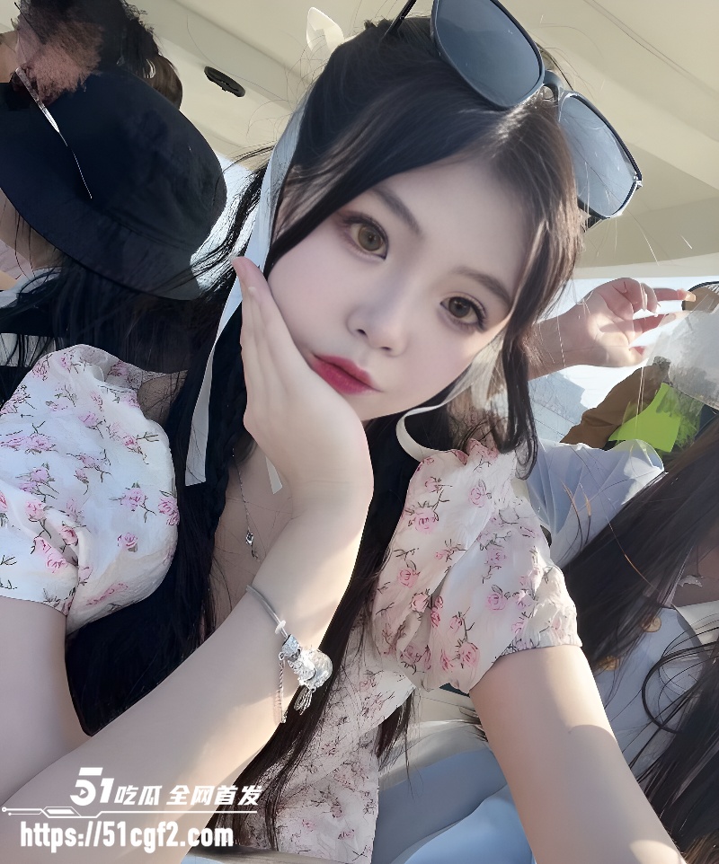 邻家妹妹 潘梦菲 勾搭金主任其玩弄 2