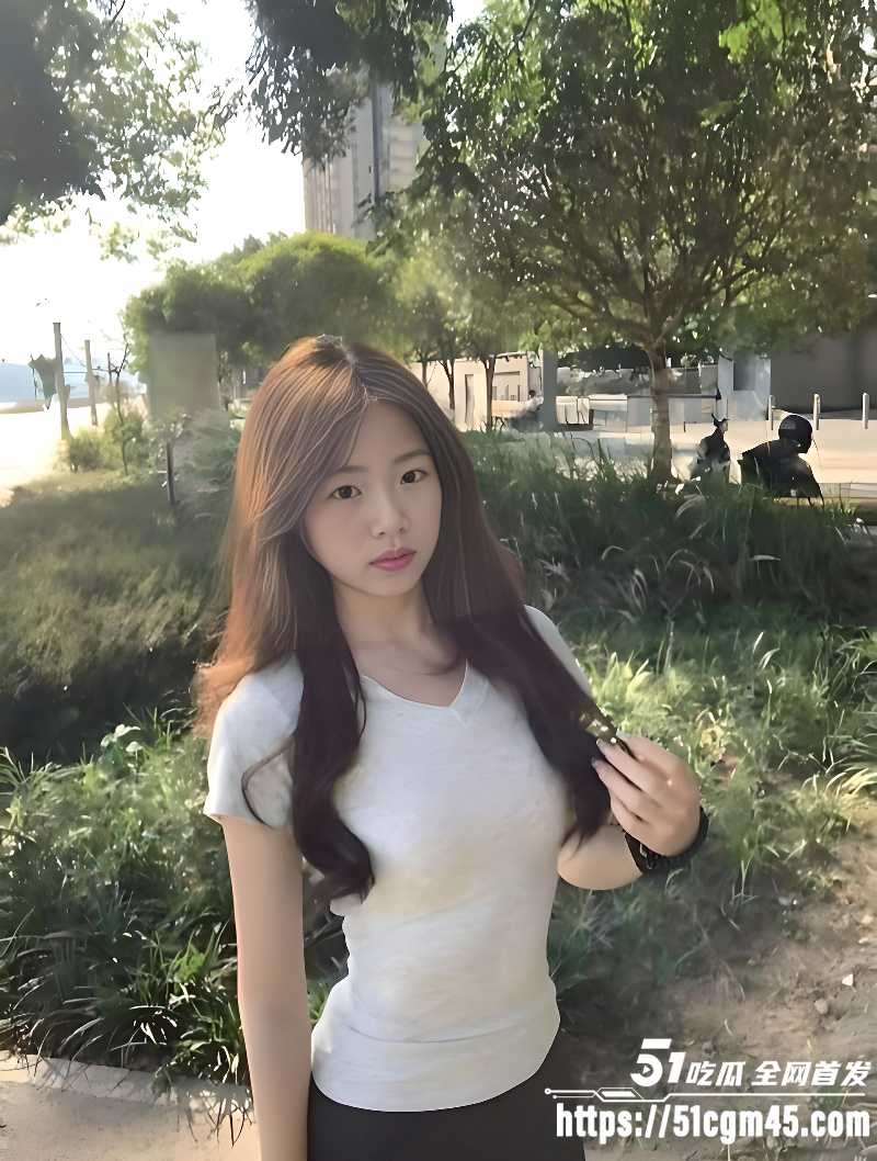 湖北女大 董晴 裸贷视频被曝 露脸掰穴抠逼自慰 反差骚货清纯气质荡然无存！