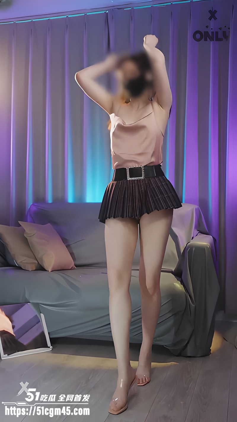 推特变装裸舞女王咚小姐3