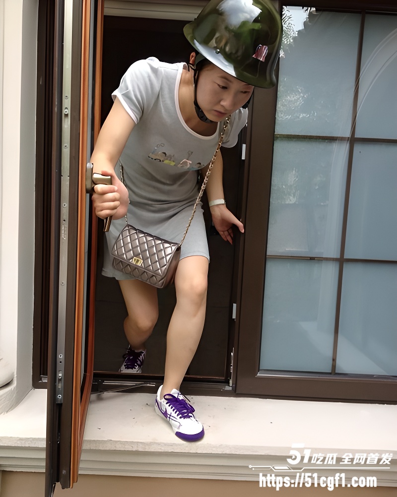 重庆检察院女检查官 王维丹 与亿万富豪何昌秋通奸生子 19