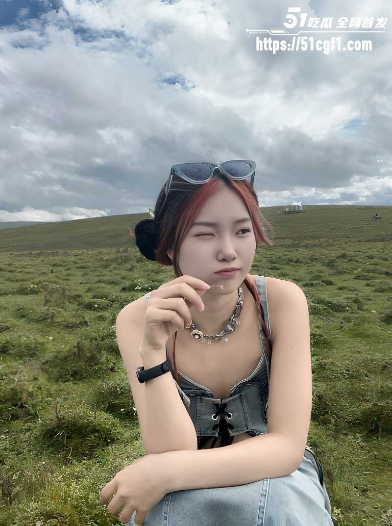 高颜值女大 私拍视频  2