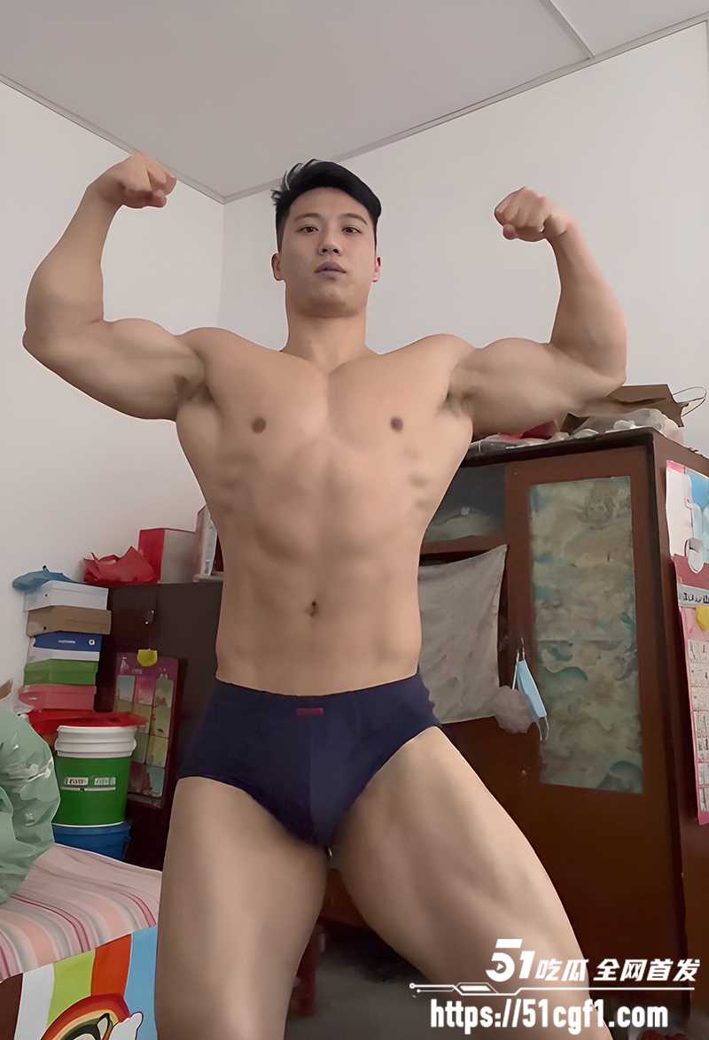 武汉体育学院肌肉体育生健美比赛冠军出柜视频流出4拷贝