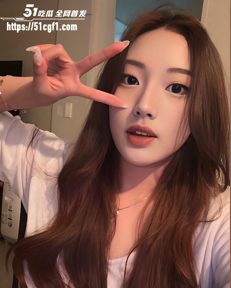 抖音女主播 刘舒妤 被金主捆绑调教 跪舔口爆一脸精华还舔干净 骚到骨子里了！