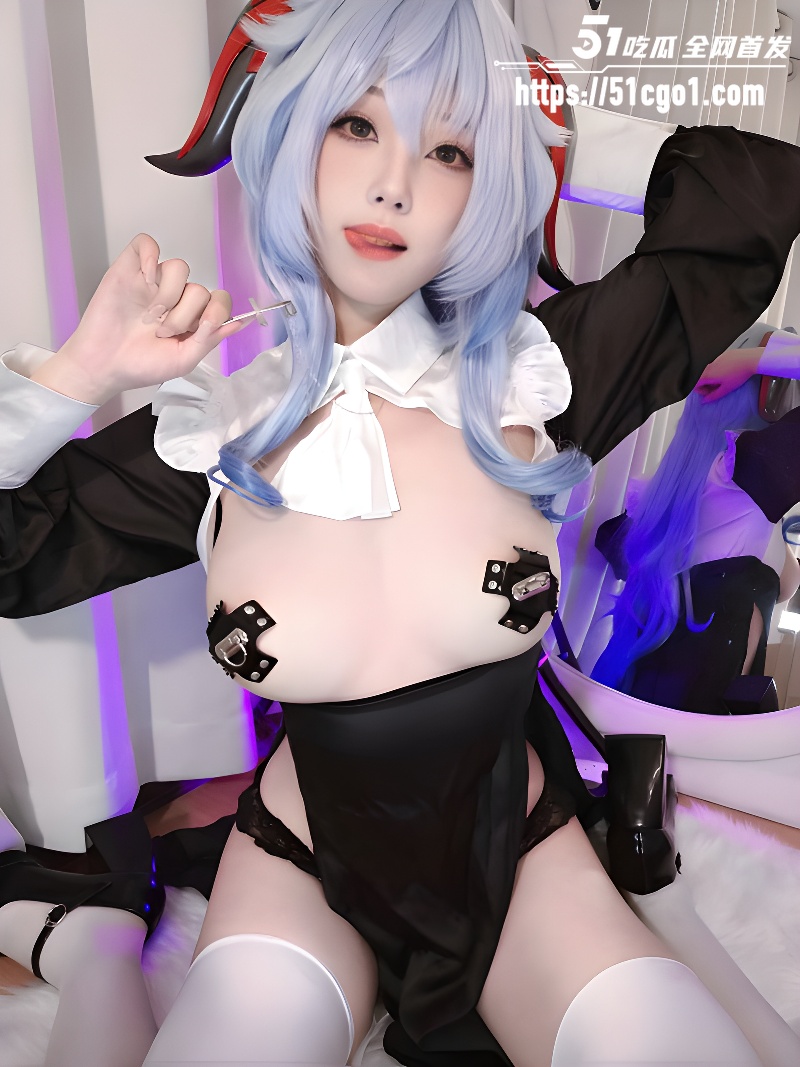 福利姬蜜汁猫裘COS修女版原神甘雨撩骚5