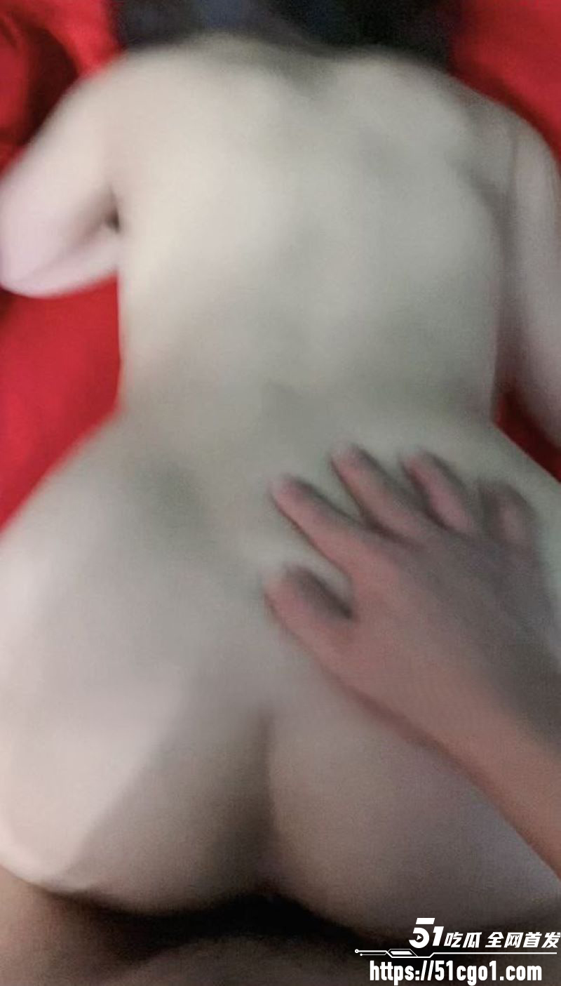 海角乱伦大神偷尝嫂子的禁果 3