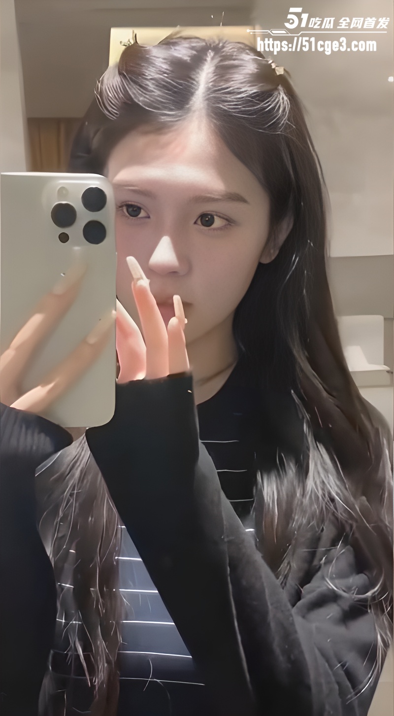 大学校花 宿舍私拍视频 大秀全裸娇躯 蹂躏美乳渴求调教 全程春色撩人！