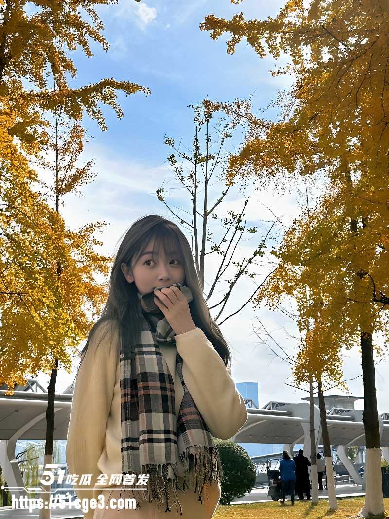 四川成都颜值学妹 刘雨欣 私密自拍 女上骑乘口爆吞精 身穿女仆捆绑调教骚气爆表！