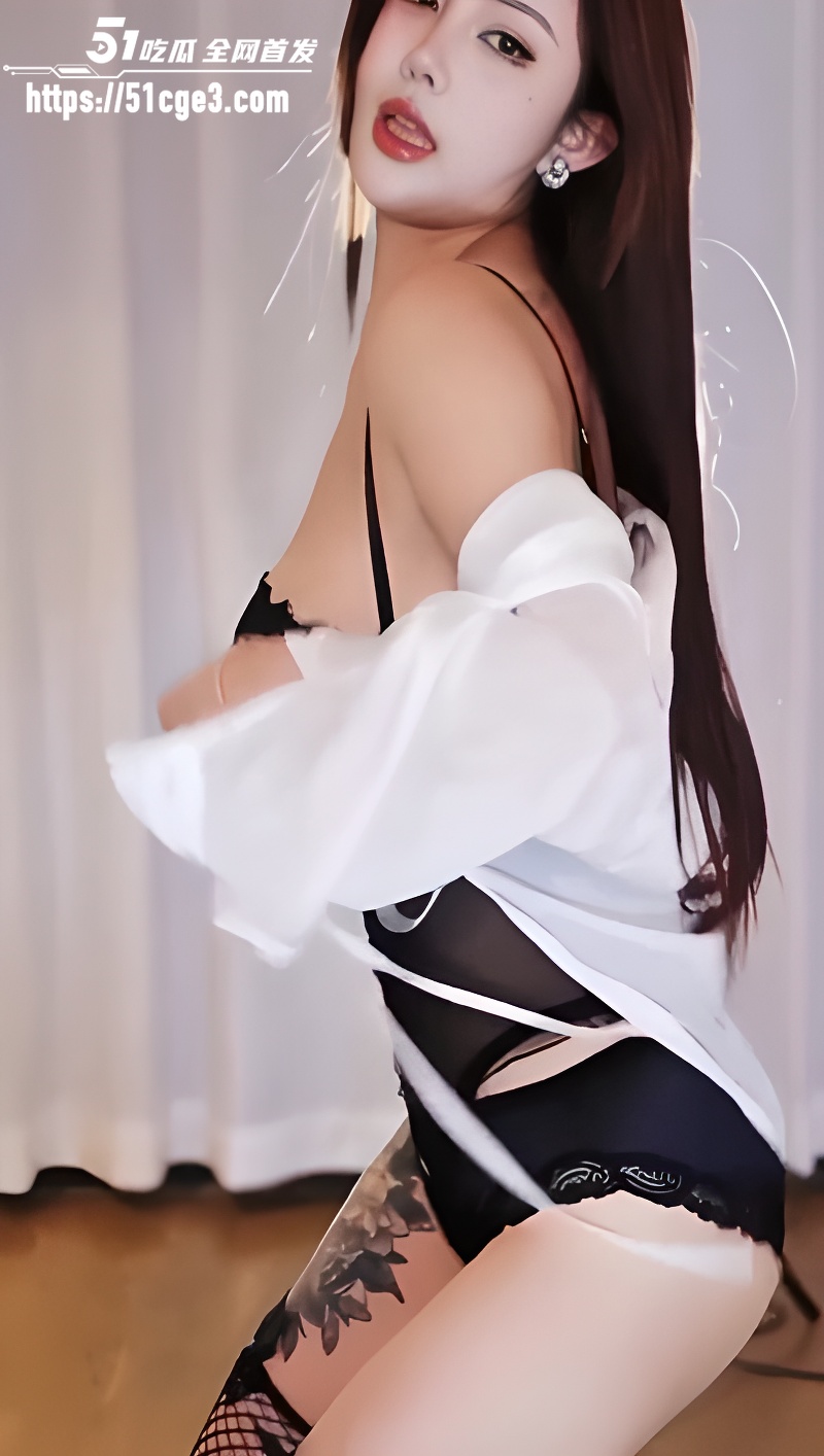 网易CC主播 依阳baby 定制裸舞福利视频 身着连体黑丝女仆装扭腰顶胯诱惑翻倍