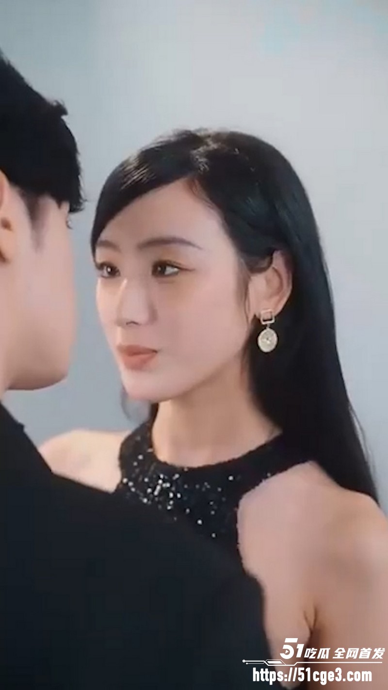 擦边热剧《他超会哄》 3