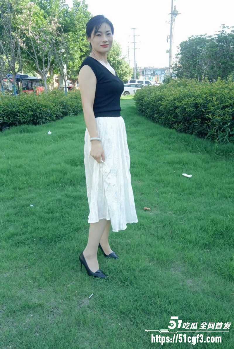 乱伦大神 恋母小王 妈妈用性爱奖励找工作 激情性爱观音坐莲内射蜜穴 乱伦尺度拉满！