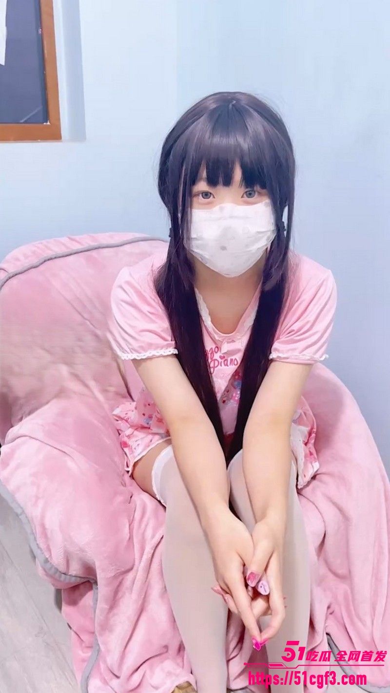 51原创钟灵妹妹 女儿给继父摸奶口交 主动张腿让大肉棒猛插嫩逼 刺激到极点！