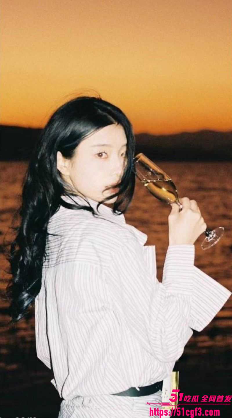08年嫩妹被调教成小母狗！仰头强制深喉经典姿势太狠了 完整版直接看