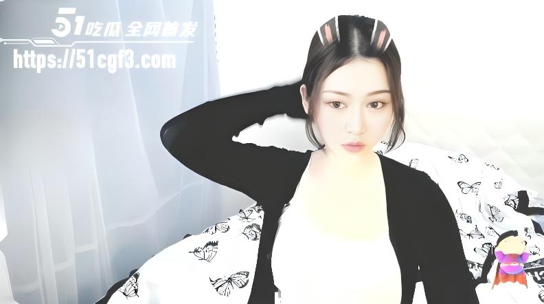 巨乳甜妹 AbbLYdia 直播自慰大秀 1