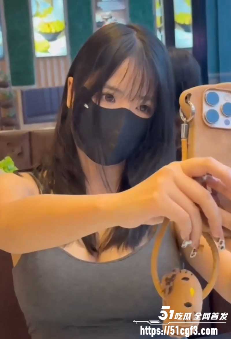 巨乳绿帽淫妻 欣欣子 约猛男家中酣畅激战 无毛嫩穴被肆意征伐 多角度记录极致快感！