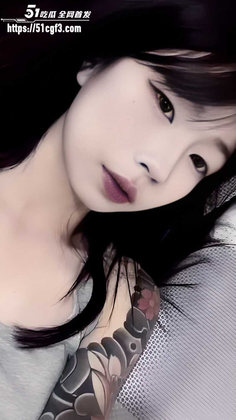 高颜值精神小妹 与男友私拍流出 绝美容颜花臂满身 露脸骑乘摇曳淫靡刺激！