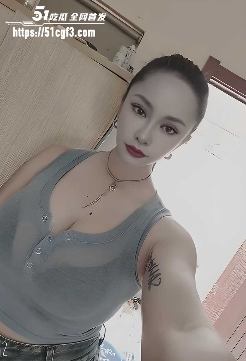 36D奶牛少妇 王婷婷 离异后骚劲全开 扮情趣母狗裸聊约炮 喊着大鸡巴被狂插爆操