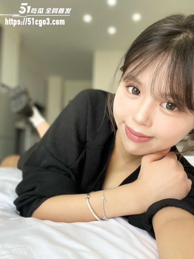 河南商丘 精神小妹 性爱私拍 巨乳白虎骑乘后入无套榨精 男友视角爽到起飞！