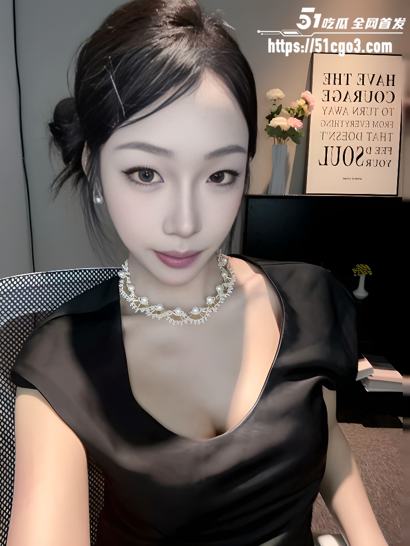 湖南长沙女大 陈峙君 刚被破处不久 白虎骚穴如饥似渴 喜欢被无套填满！