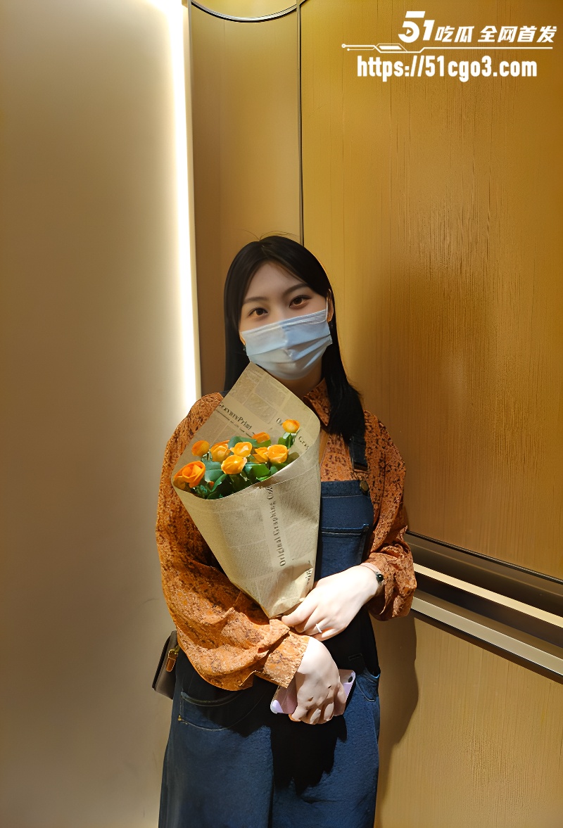南京嫩妹 陈咏梅 和小男友酒店激战 湿漉漉小穴被猛操 高潮表情超淫荡