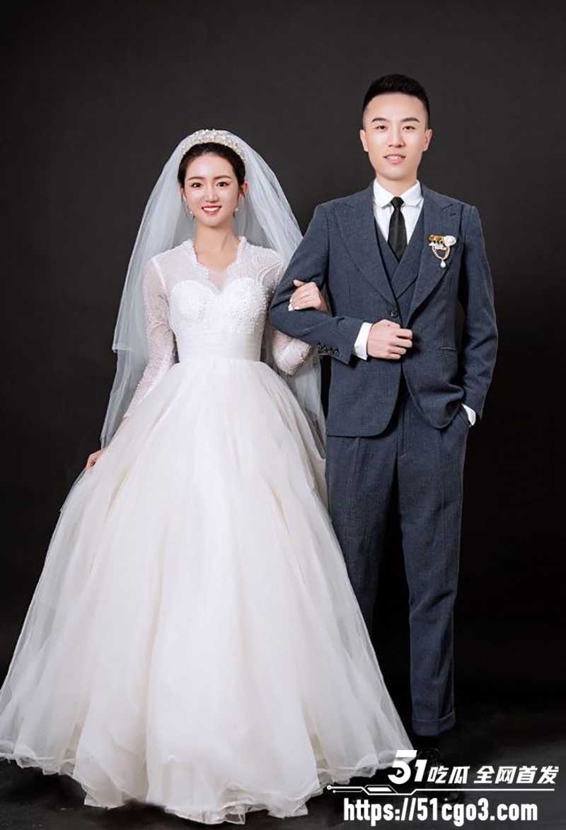 呼和浩特新婚夫妻大瓜 绿帽老公自曝婚纱照和性爱私拍 圣洁新娘秒成淫狗任君赏玩