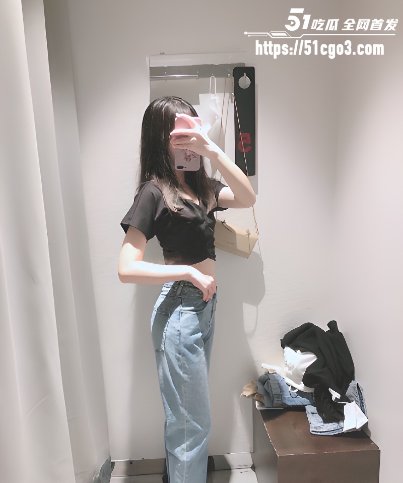 西安美术系大二学妹性爱自拍 抠逼自慰勾引男友 奔赴千里饥渴泄欲
