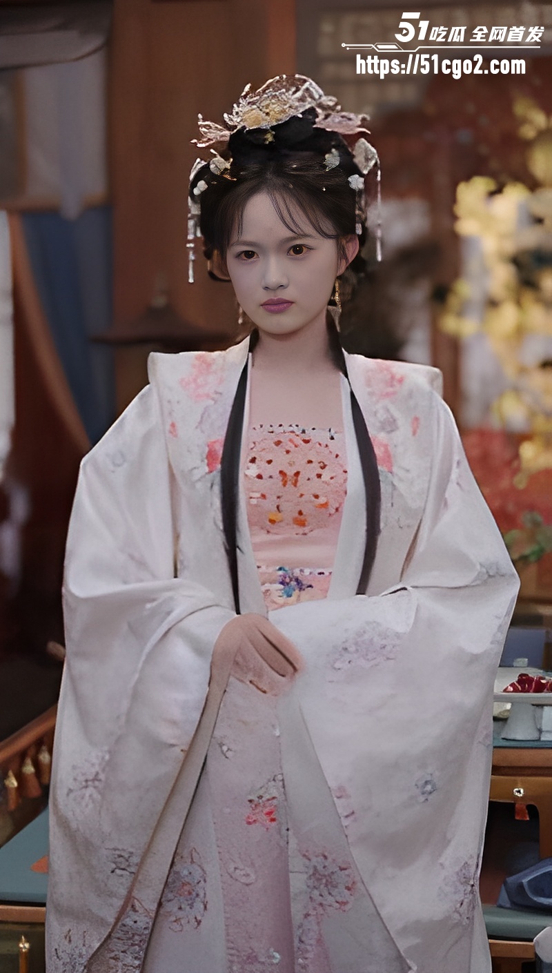 古装短剧《侯府主母在线辣手摧花》03