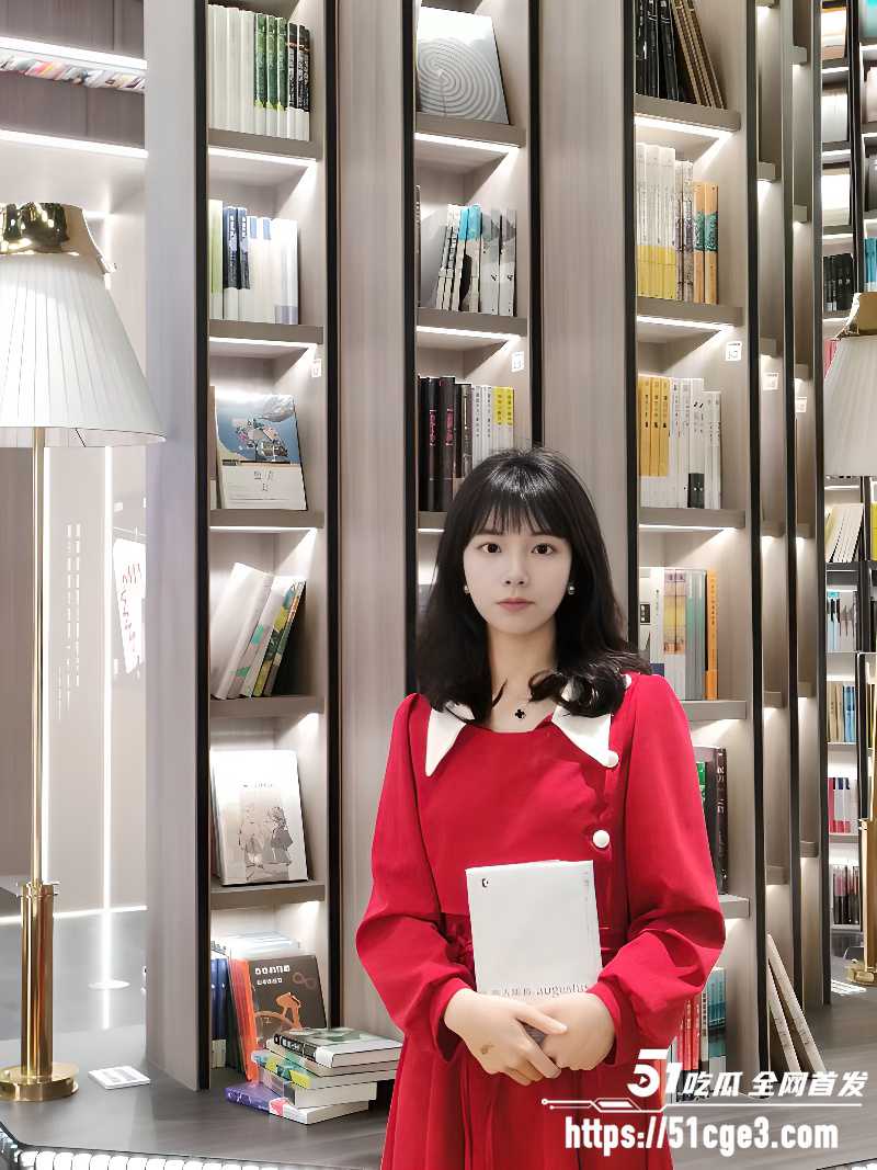 大庆师范学院校花 谭晶 厕所被偷拍 清纯长发美女蹲坑露浓密黑毛骚穴