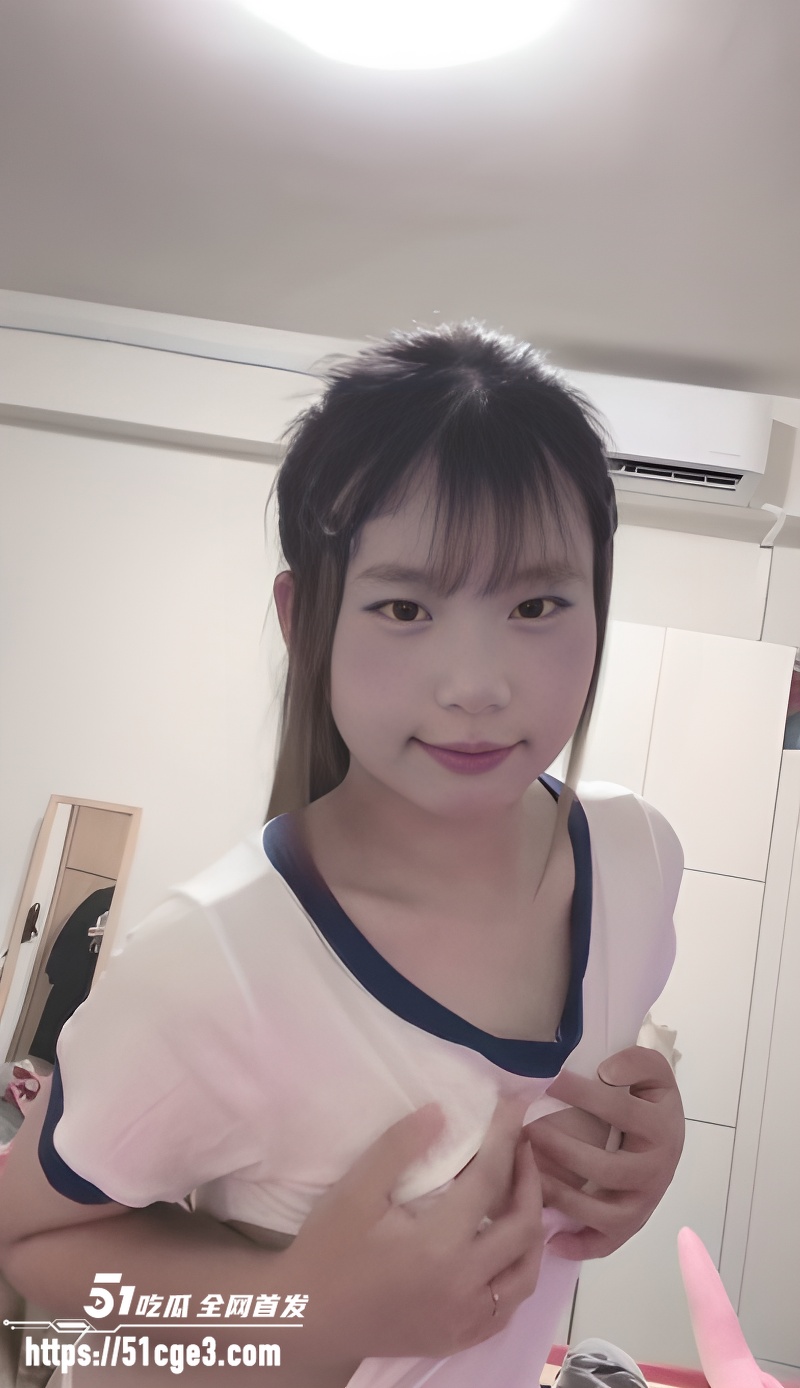 极品美女 鹿欣 极限擦边 自拍裸照勾引男友上门 多体位无套爆操粉嫩骚穴！