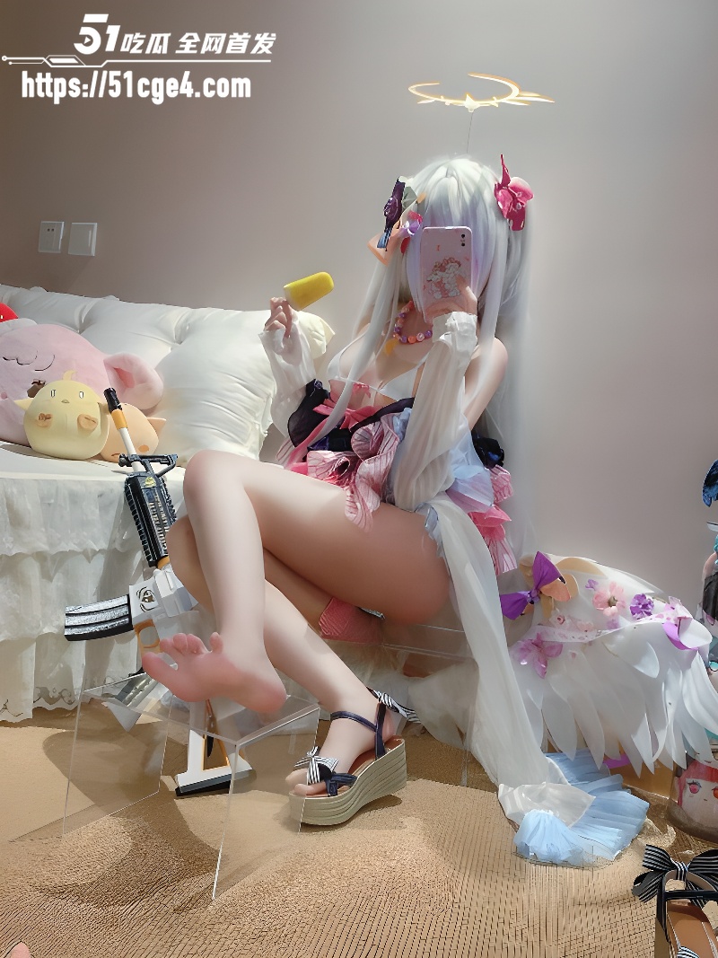 高颜值COSER 水梓黑切讷 4
