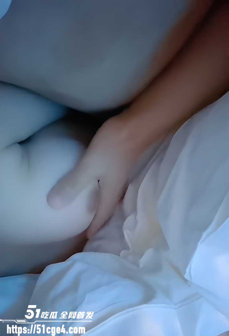 真是原创乱伦亲之女 3 拷贝