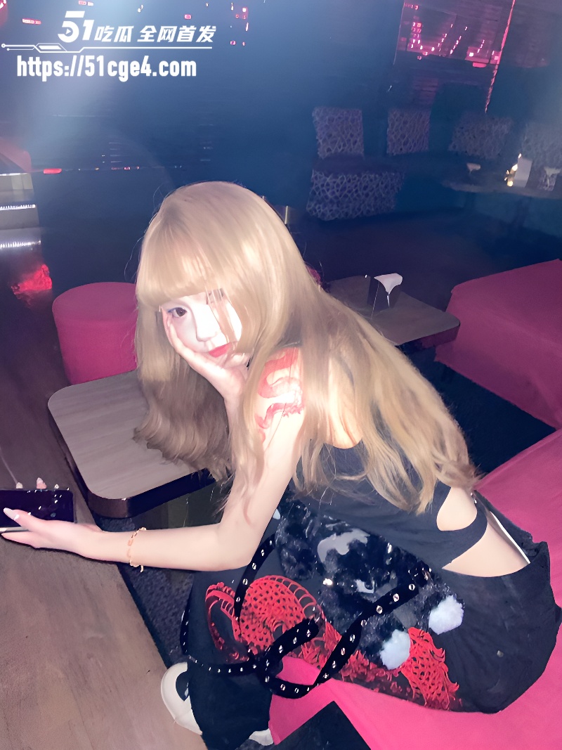 巨乳大学生 爱丽丝2