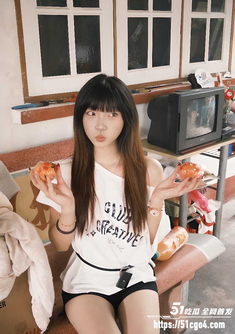 02年清纯嫩妹 瑄 早期露脸私密视频 3
