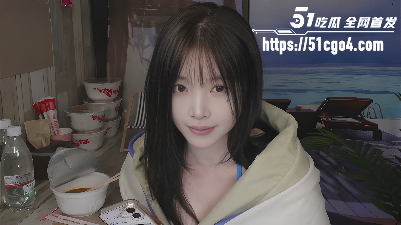 韩国ASMR博主 尤宁 身穿蓝色比基尼火辣擦边 巨乳贴屏大秀完美胸线！