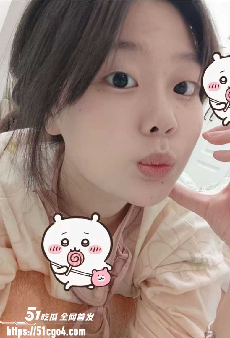 天津眼镜反差嫩妹不雅视频曝光 2 拷贝