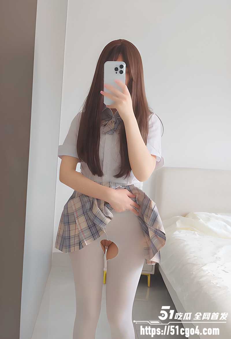 极品美女米胡桃MeeHuTao清纯JK制服自慰视频2拷贝
