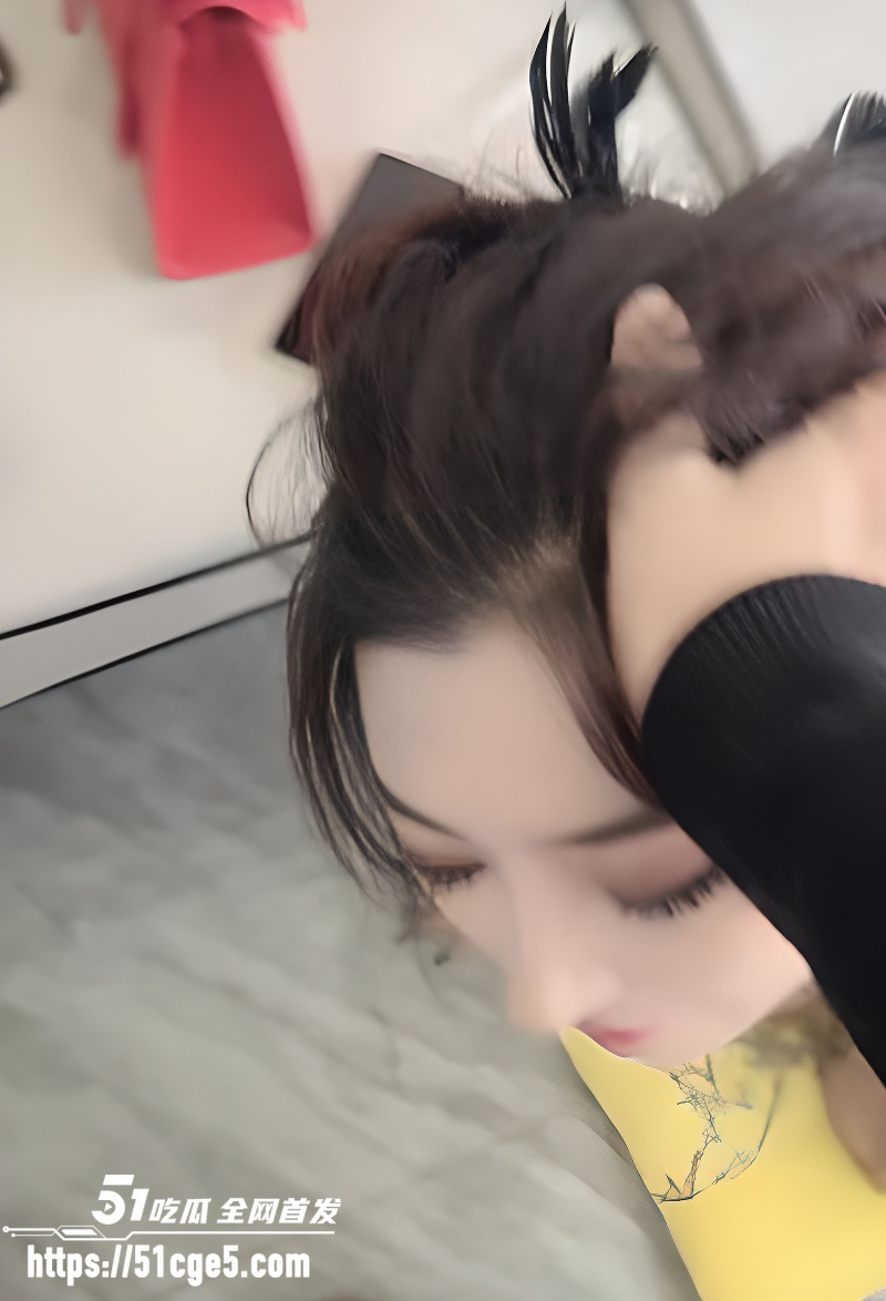 调教大神奶子即正义3P母狗婷婷跪舔视频流出3