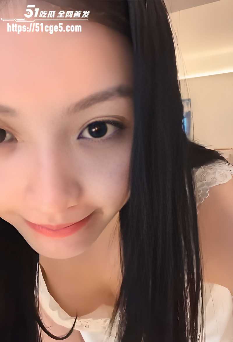 绝美网红主播真空走光合集 9