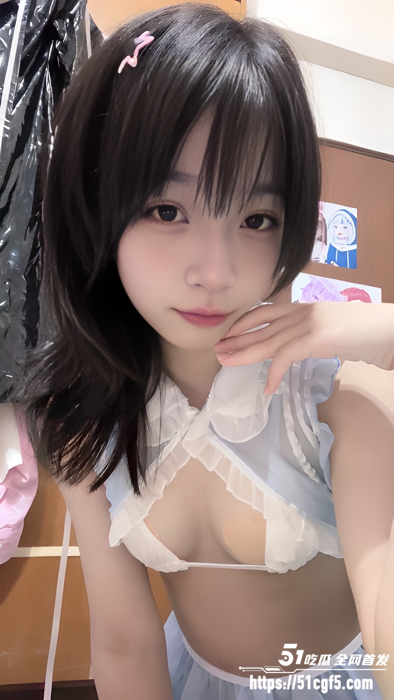 高颜值小骚货惨遭裸聊调教 1