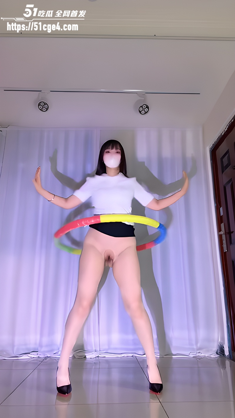 白虎嫩妹 婉婉 六月vip裸舞福利 马达电臀十分晃眼 骑乘自慰欲潮汹涌！